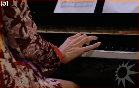 Prinses Máxima achter de piano